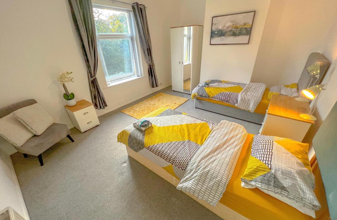 Вилла Long Term Offers Message For Prices Sleeps 6 Adults, Contractors, Relocators, Travellers Галифакс Экстерьер фото